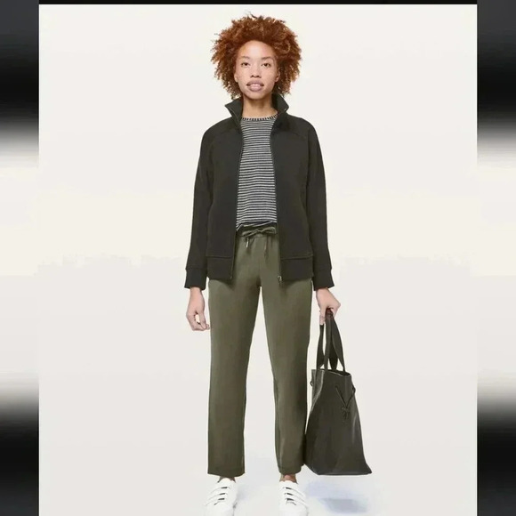 Lululemon On The Fly Pant *Woven 28" Dark Olive - Picture 2 of 8